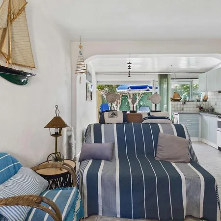 Maison Mitoyenne Avec Piscine - 4 Pers. - Fr-1-326-878 *